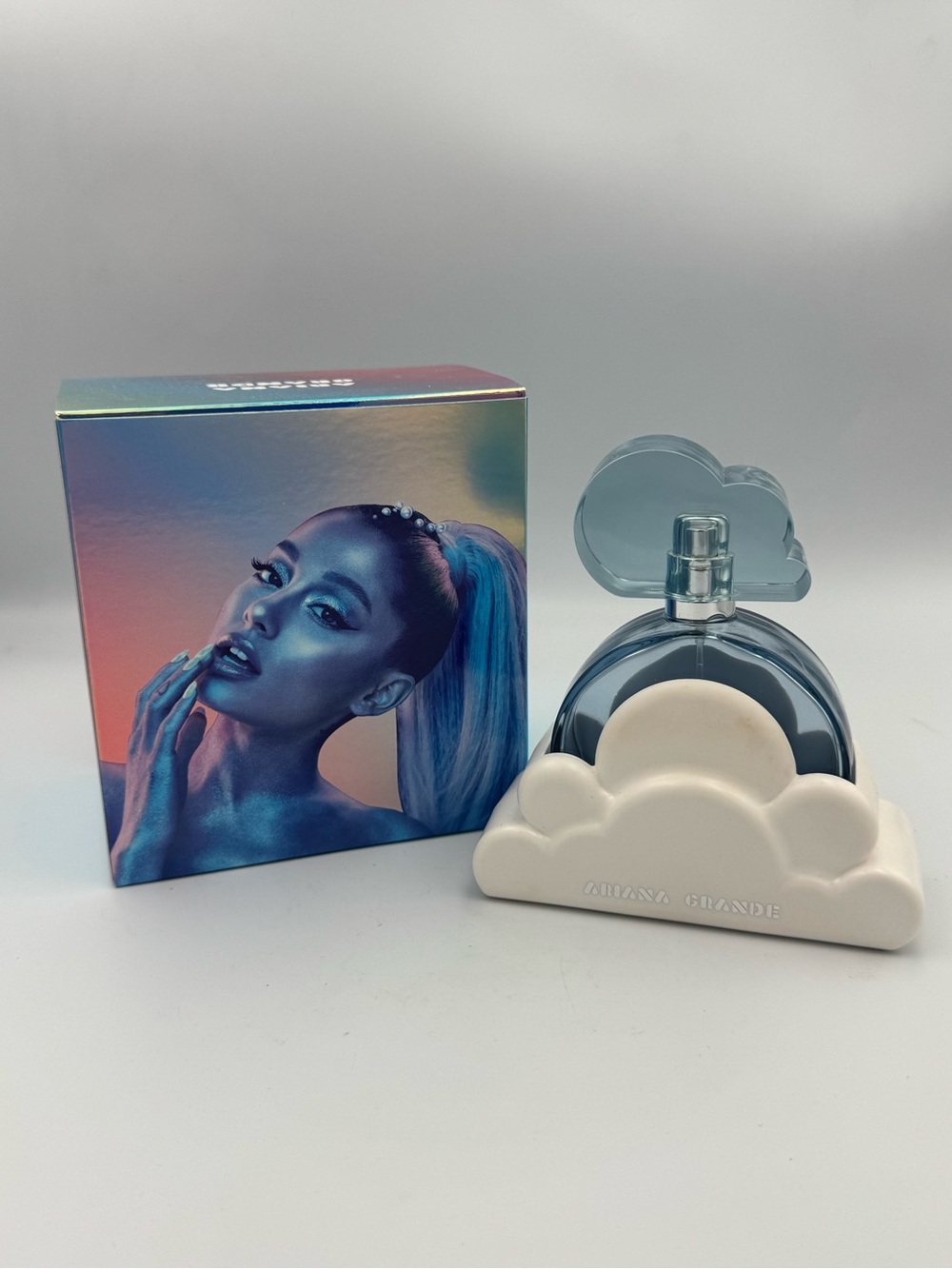 Ariana Grande Cloud 3.4 oz EMPTY Perfume Bottle Box Cloud Stand Collectible